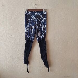 Fabletics Cashel Foldover Pureluxe Blue Floral Black Womens Leggings Size Small